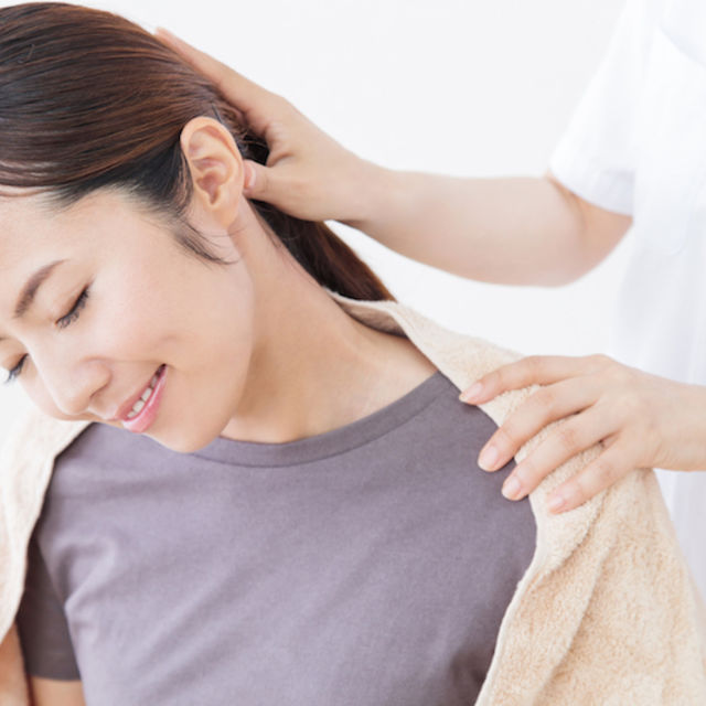 首のマッサージ